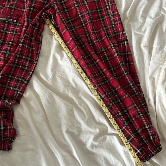 Hot Topic Red Plaid Cargo Jogger Pants 7 - Picture 7 of 7